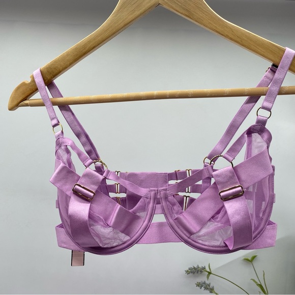 Victoria's Secret Very Sexy Strappy Unlined Balconet Bra in lilac size 34D NEW - Picture 1 of 6